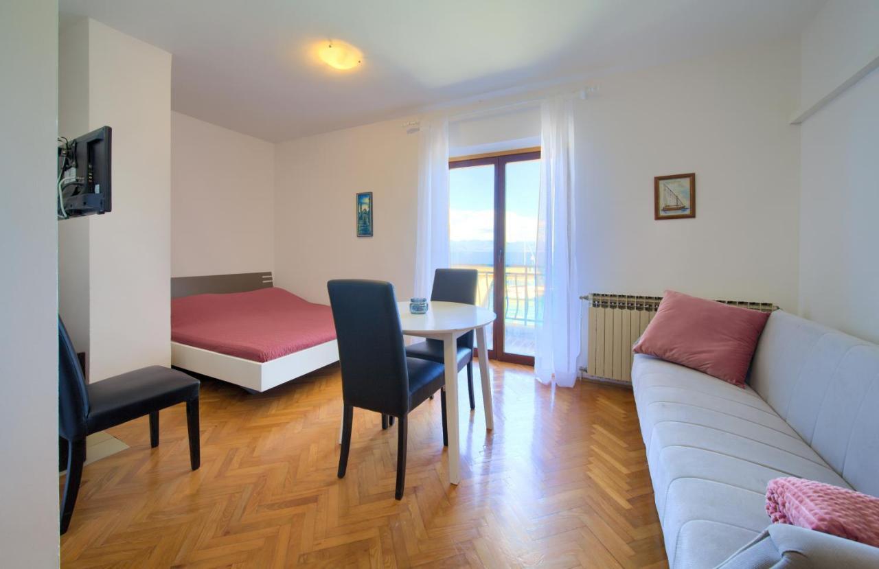 Apartments Dundo Njivice Exterior foto